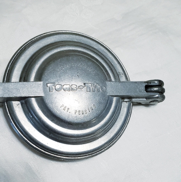 Vintage Sandwich/ PieToaster - Picture 4 of 4